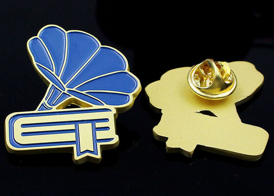 Zinc paint badges special-shaped music trumpet brooch pin school badges Yiwu gift logo