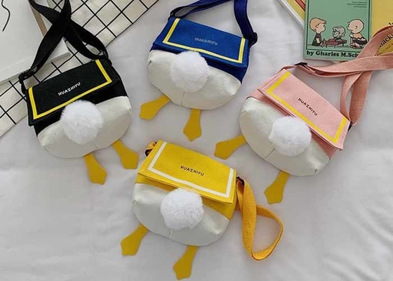 Cute little Donald Duck canvas bag ins Japanese Harajuku girl crossbody bag student animal cartoon customs logo bag